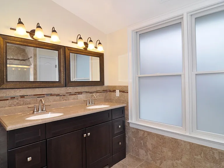 27 Fisher Ave #2 — Photo 6