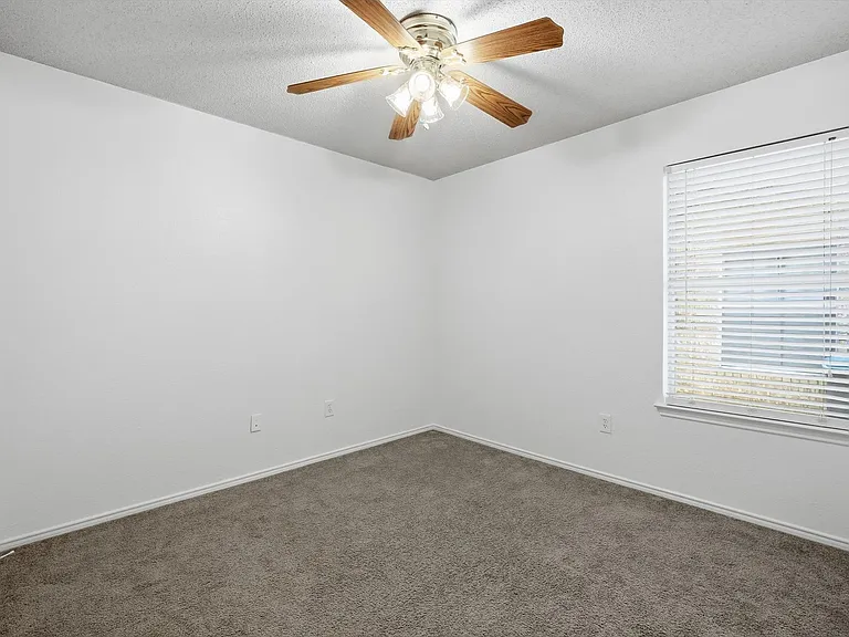 8816 Quarry Cir — Photo 16