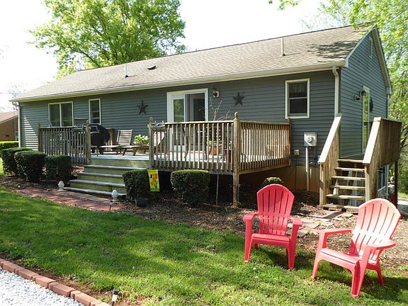 4th image of 325 Little Mountain Dr