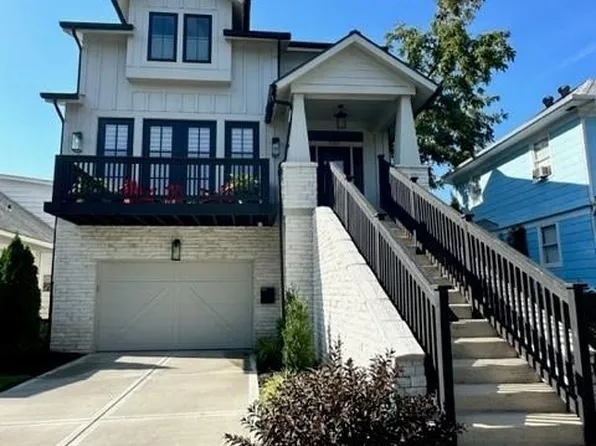733 W 44th Ter, Kansas City, MO 64111