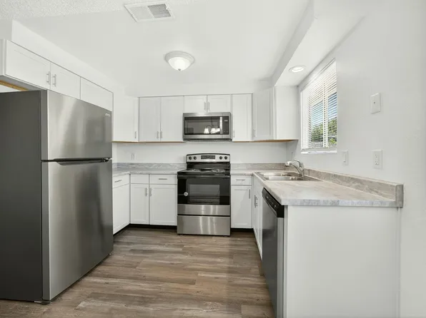 71 Tracy Ave, Eagle Point, OR 97524
