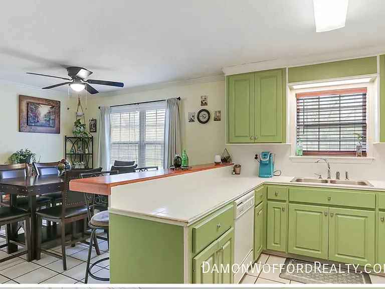 115 Appleridge Dr — Photo 3