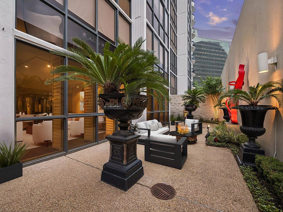 1st image of 5001 Woodway Dr Unit 103
