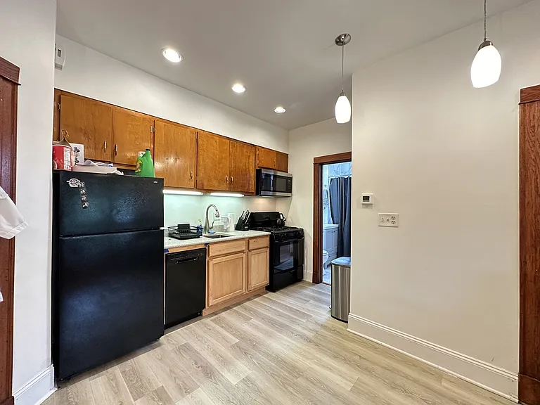 2821 W Shakespeare Ave #F3 — Photo 2