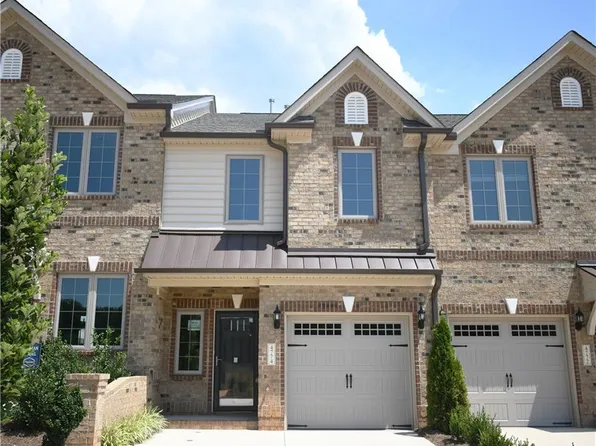 4714 Willowstone Dr, High Point, NC 27265