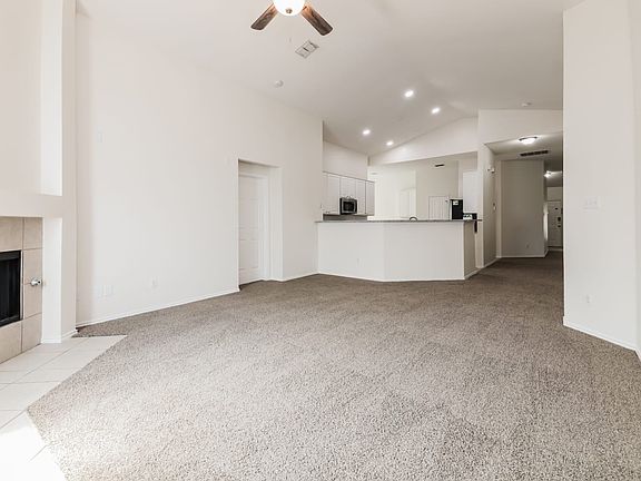 4th image of 1215 Columbus Ln