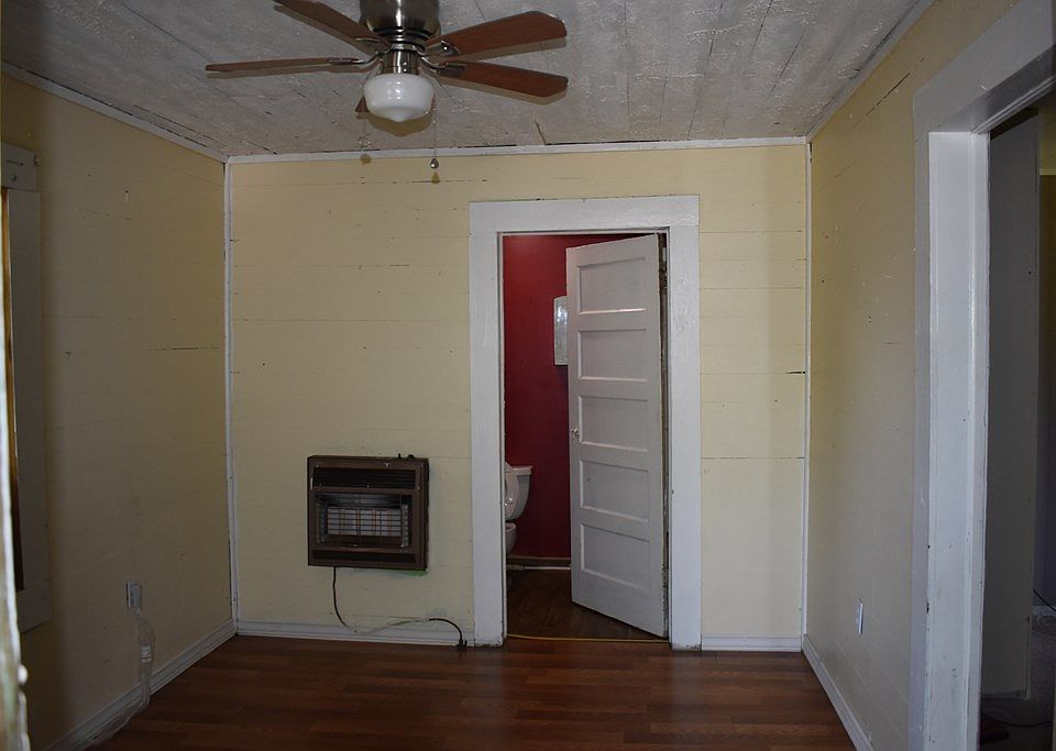 2nd image of 722 Parker St