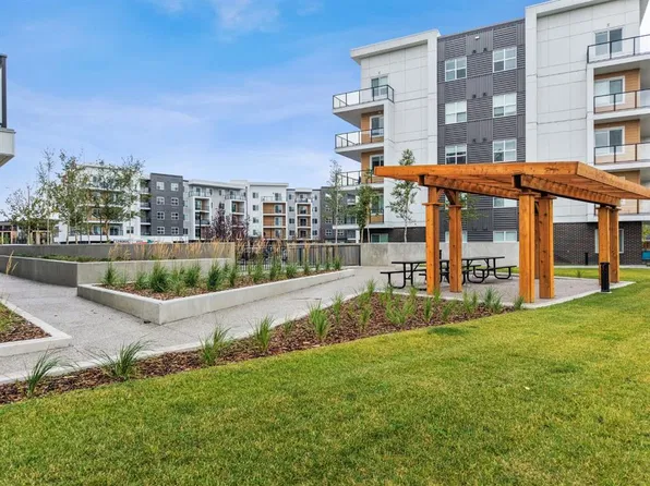 265 S Wolf Willow Blvd SE #2219, Calgary, AB T2X 3Z8