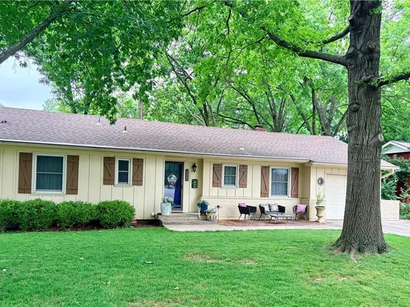 9334 Woodward St, Overland Park, KS 66212