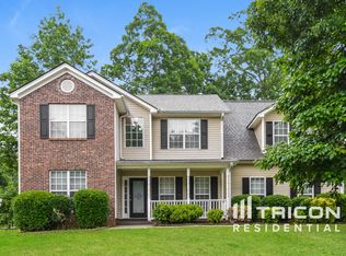 200 Sasnett Dr, Lawrenceville, GA 30046