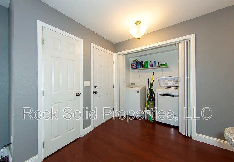 521 Queens Rd #1 — Photo 23