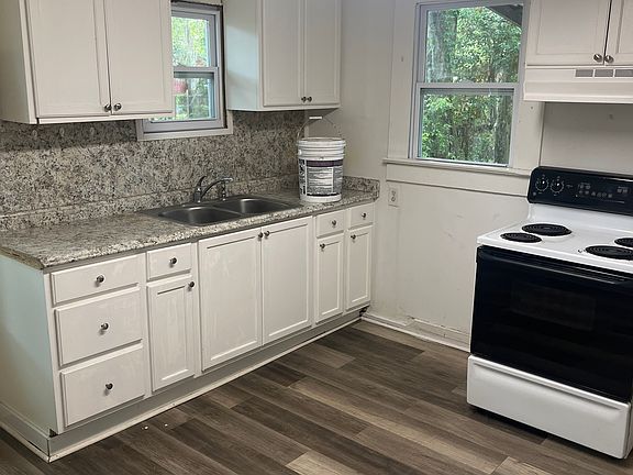 4th image of 634 SE Nassau St