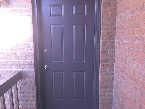 3rd image of 525 Manhattan Dr APT 201