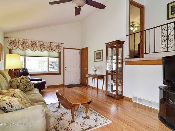 2nd image of 9824 Eden Ave