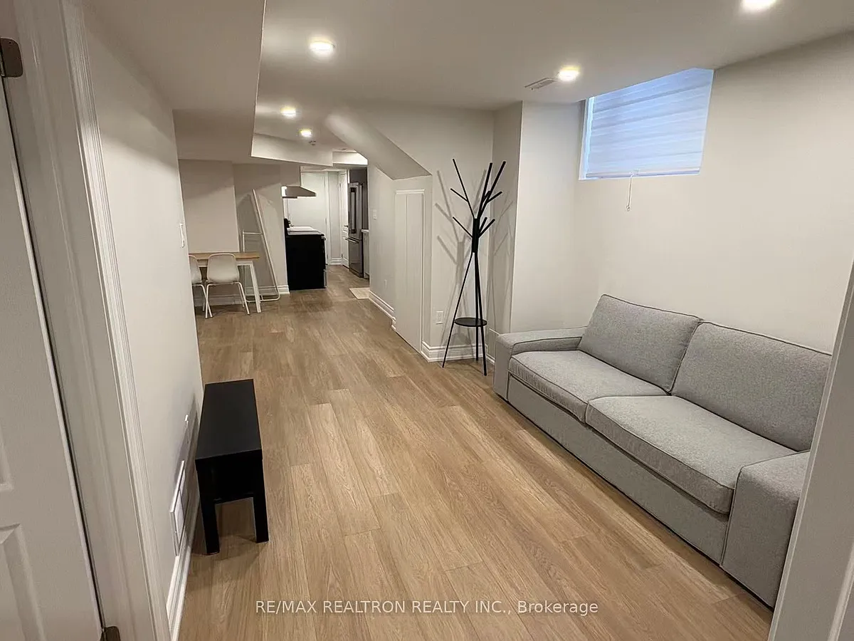 Building Photo - 511 Pleasant Ridge Ave #BASEMENT