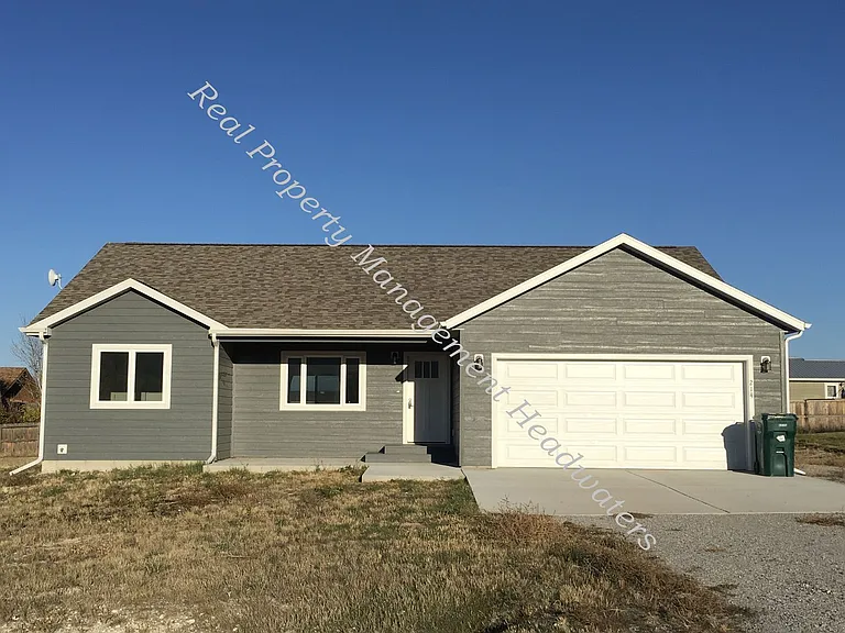214 Sandpiper Dr — Photo 1