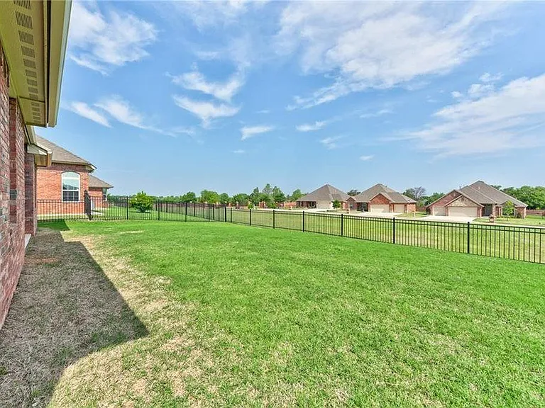 625 Placid Dr — Photo 25