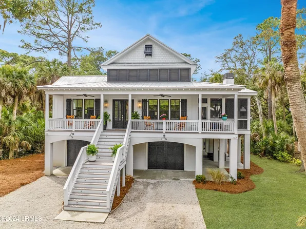 709 Sea Dragon Ln, Saint Helena Island, SC 29920