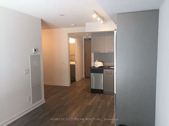3rd image of 87 Peter St #601