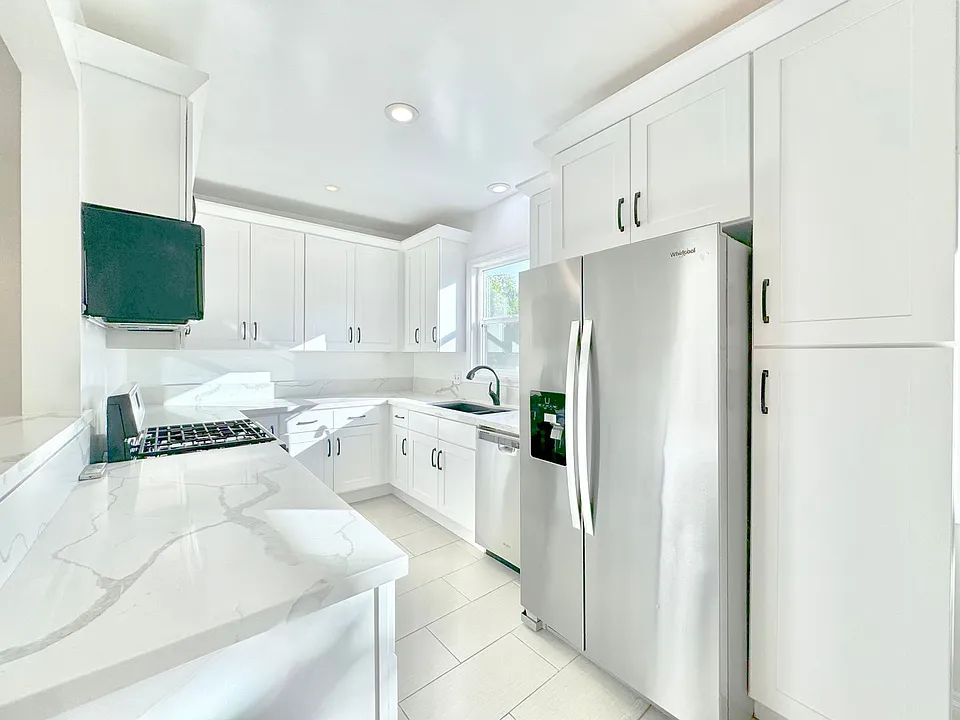 333 N. Oakhurst Dr.
