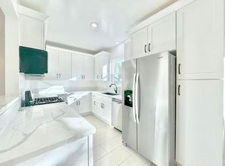 333 N Oakhurst Dr APT 5, Beverly Hills, CA 90210