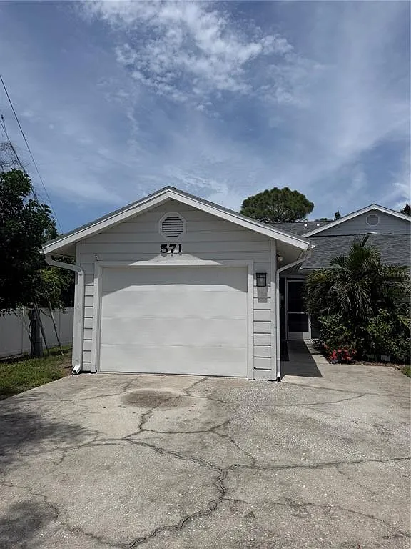 2 bed, 2.0 bath, 1160 sqft, $2,400 — Photo 1