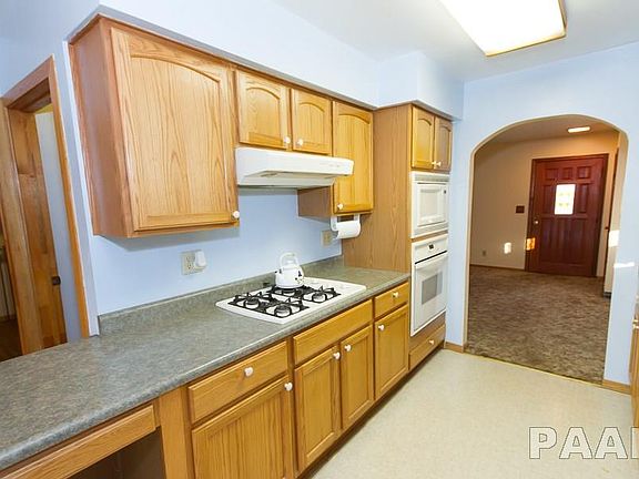 5th image of 931 N Dempster Ln