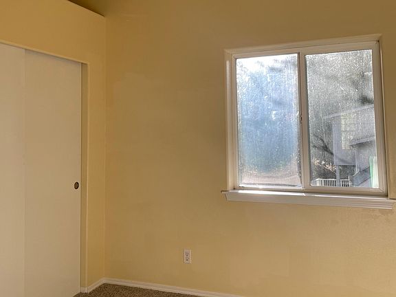 4th image of 6403 NE Fern St
