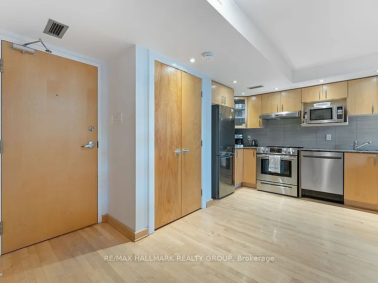 29 Main St #111 — Photo 5