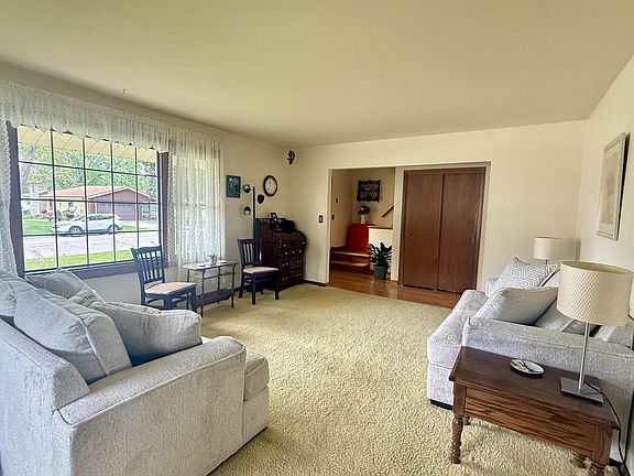 4th image of 607 Poppy STREET