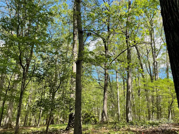 3300 Lakeside Dr, Charlotte, NC 28270