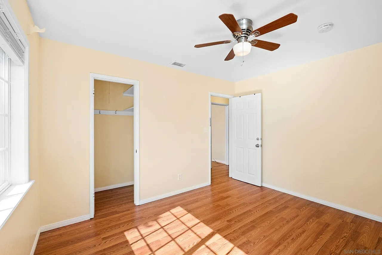 3203 Winlow St — Photo 1