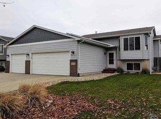 404 Arlene Ave, Harrisburg, SD 57032