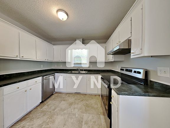 4th image of 130 S Woodstone Dr
