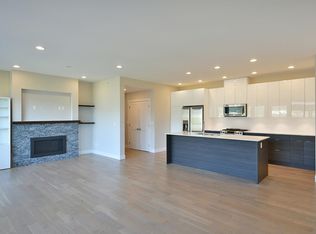 5780 Marine Way #303, Sechelt, BC V7Z 0K3