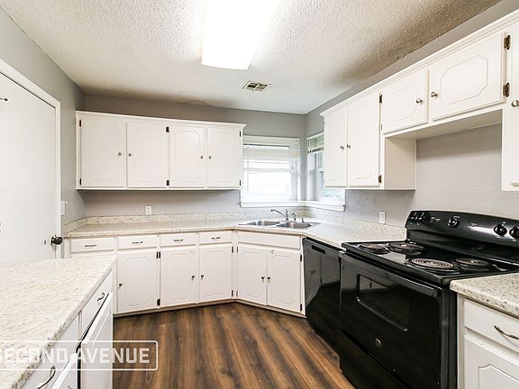 3rd image of 2517 SW 60th St