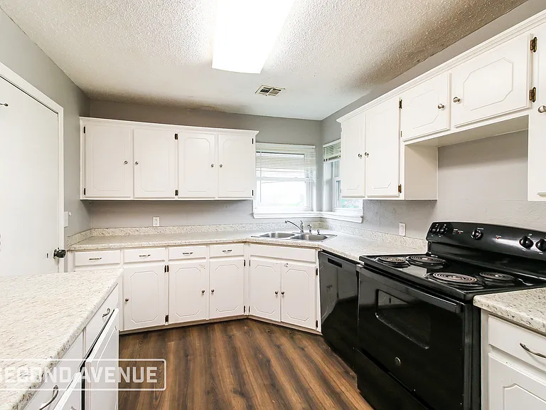 2517 SW 60th St — Photo 8