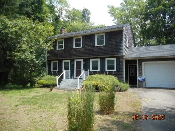 3 Peirce Ln, Middleboro, MA 02346
