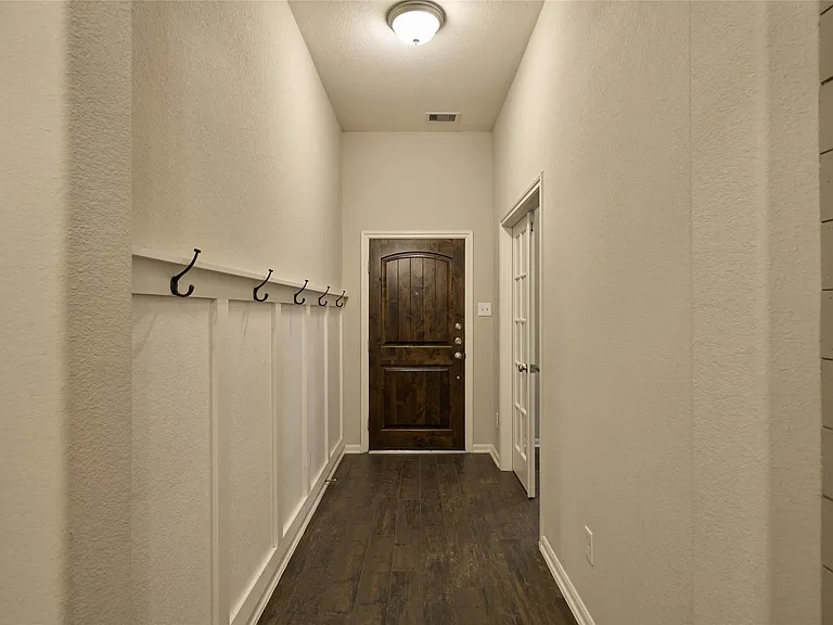 116 Fox Trail Rd — Photo 5