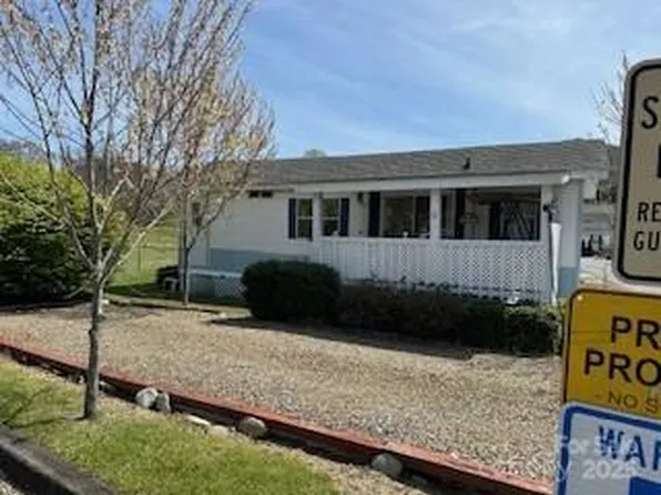 25 Summer Place Dr, Waynesville, NC 28785