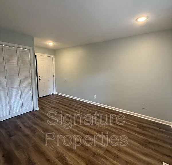 631 Quincy St #E — Photo 12