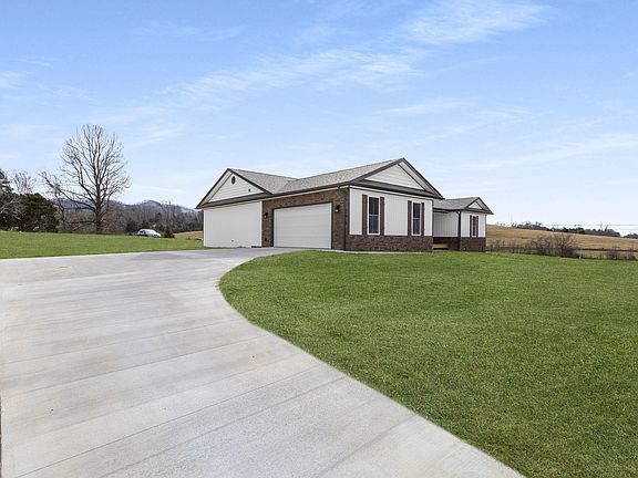2nd image of 4093 Greenwood Dr