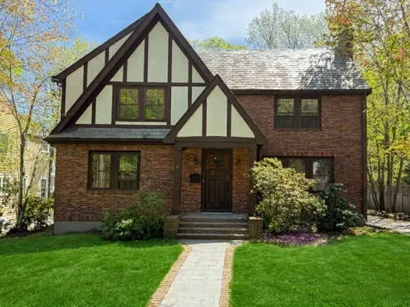 46 Acacia Ave, Newton, MA 02467