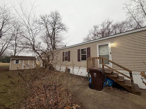 405 Friendship St, Portage, IN 46368