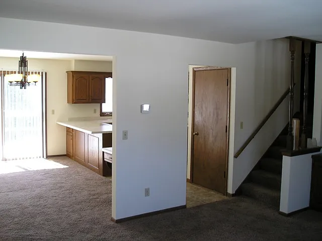 516 Living kitchen area_02132017