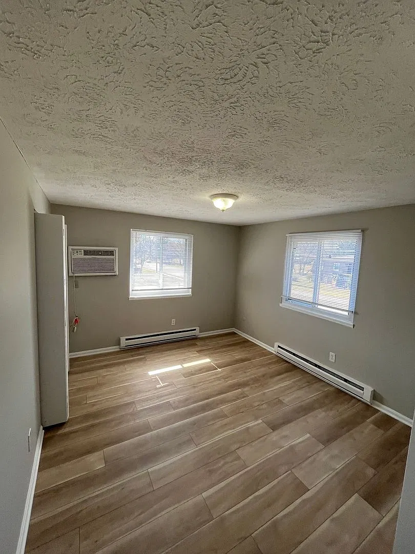 1424 N Chapel — Photo 4