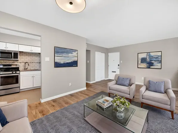 514 Mariedale Dr APT 1, Saint Louis, MO 63122