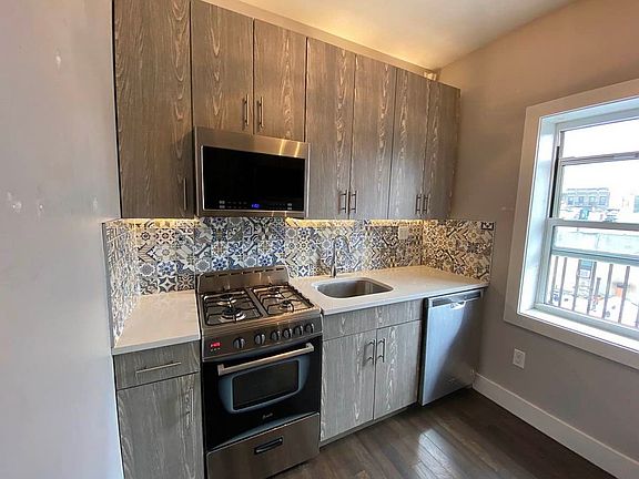 2nd image of 337 E 115th St APT 5A