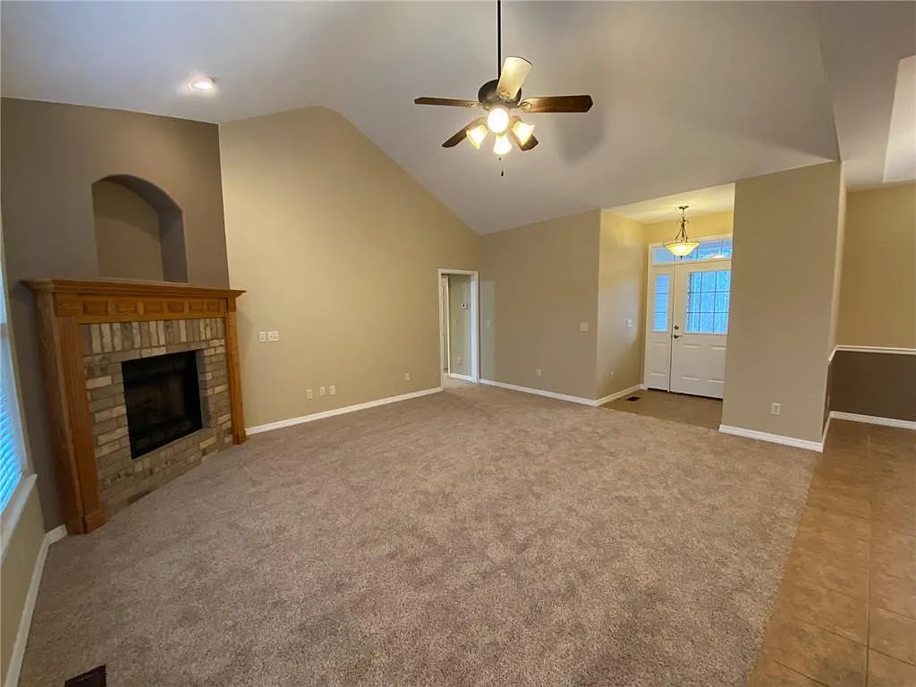 3 bed, 1706 sqft, $1,725 — Photo 2