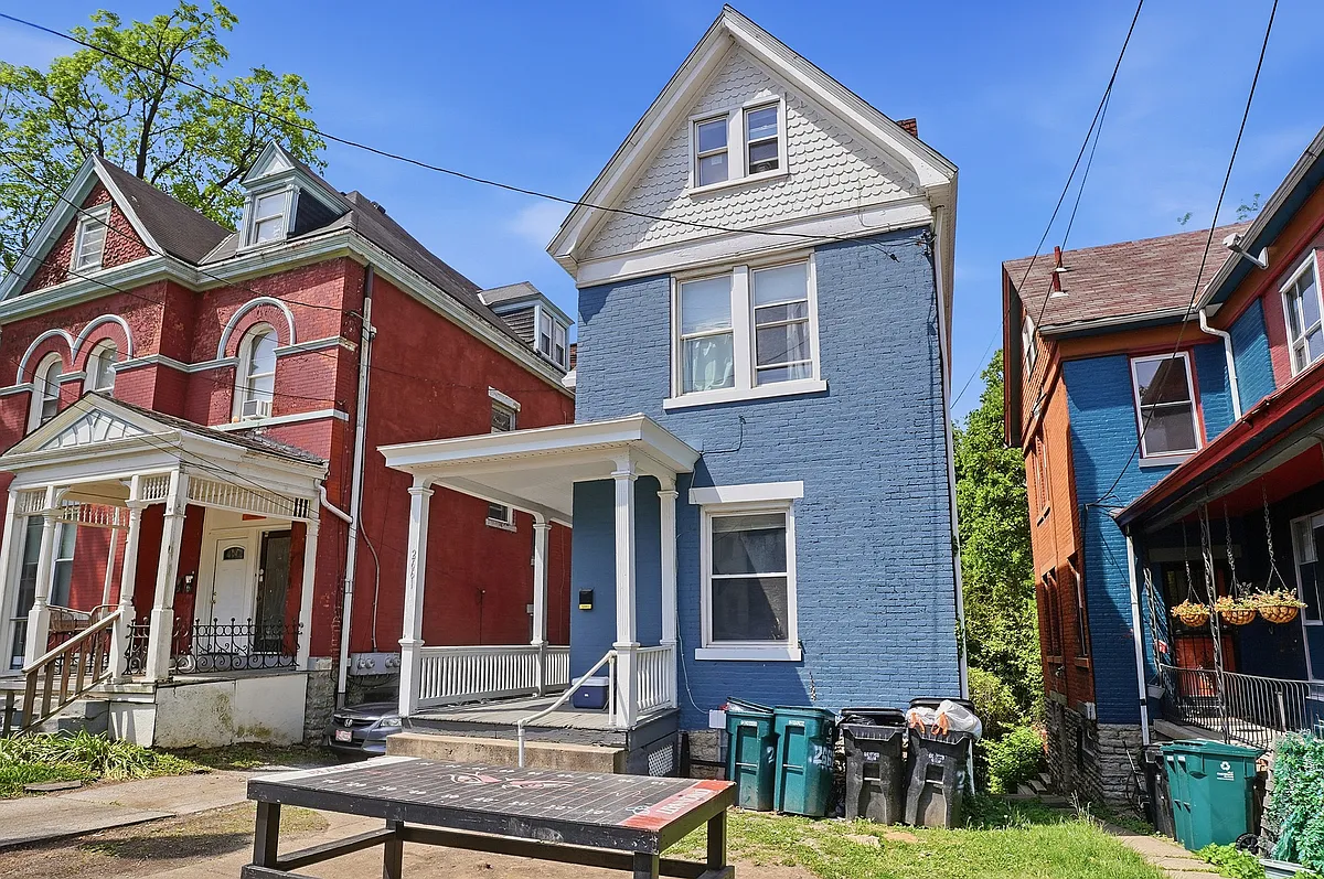 Building Photo - 2661 Bellevue Ave